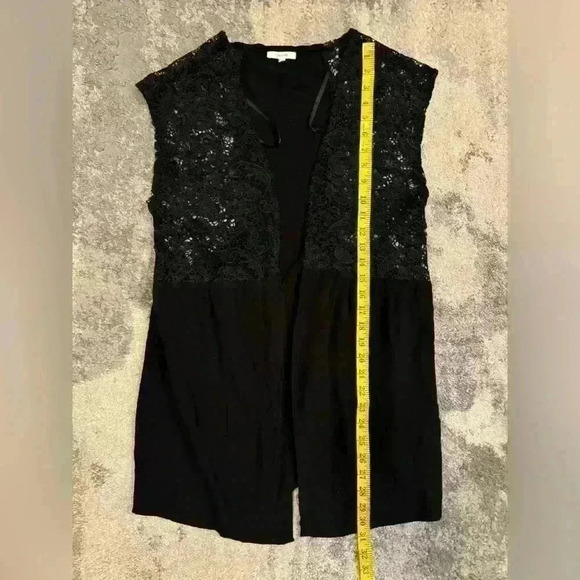 Women’s Black Maurices Lace Throw Over - Picture 6 of 6